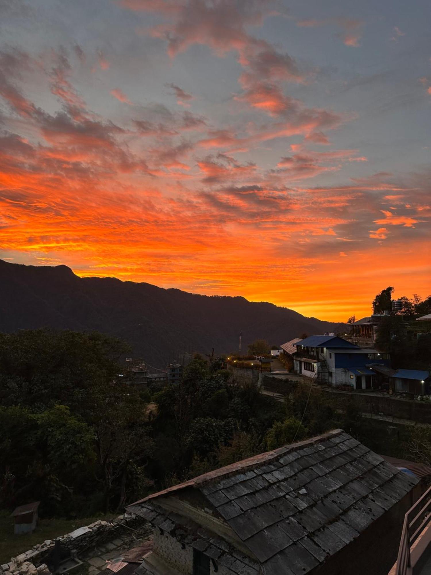 Hill Top Lodge Ghandruk Astam Exterior foto