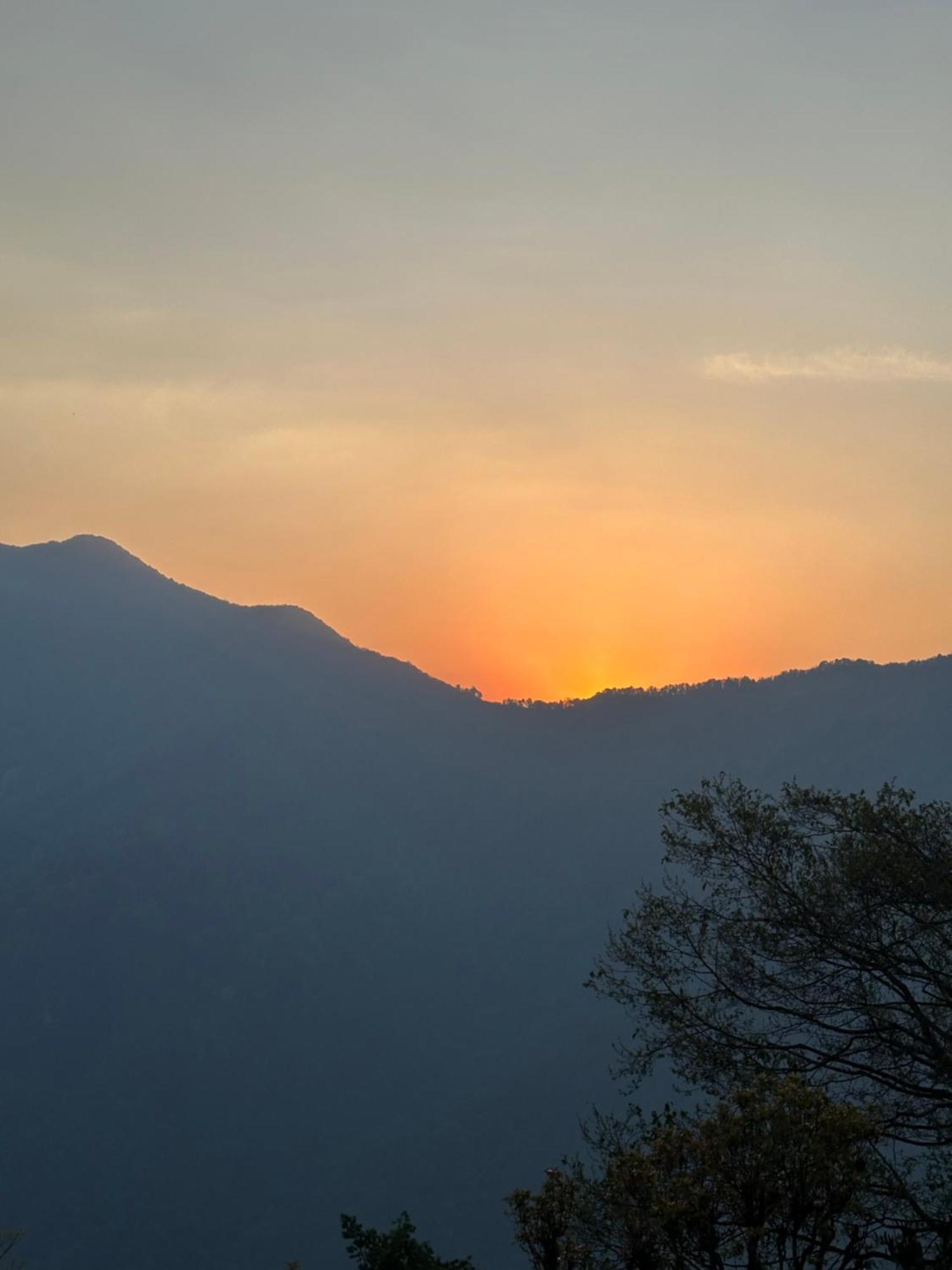 Hill Top Lodge Ghandruk Astam Exterior foto